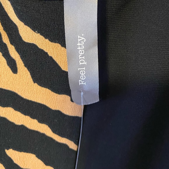 ✨HOST PICK✨BNWT Tiger Print Black Dress - Picture 4 of 6